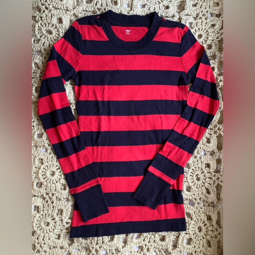 Gap long sleeve striped Navy and Red tshirt
